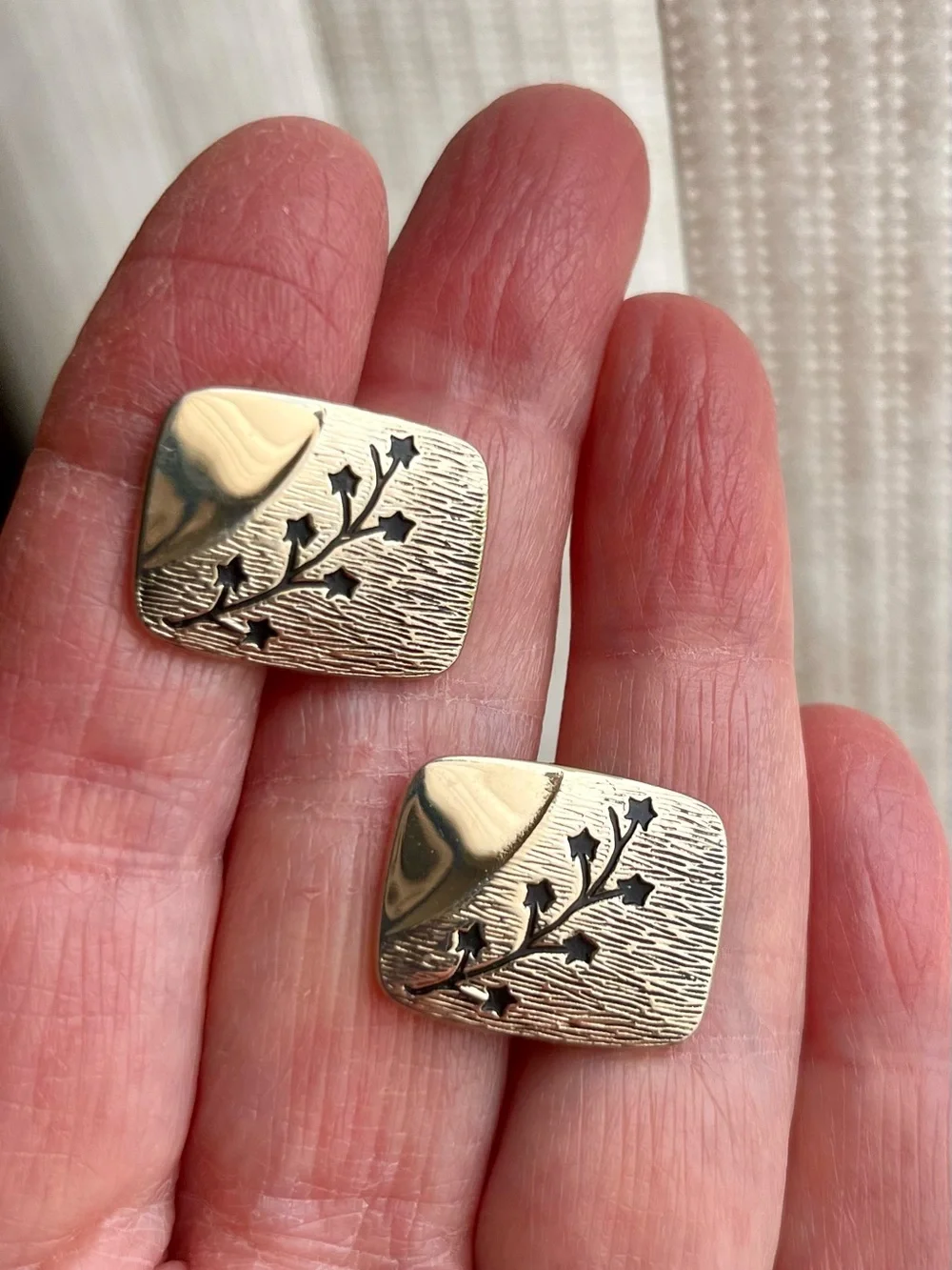 Vintage cuff links. Gold tone with texture and pattern. Great condition.